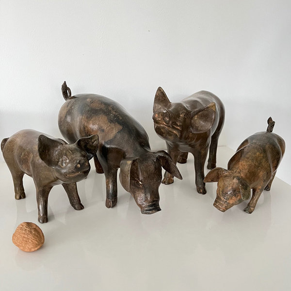 Pierre Chenet: Famille de porcs en bronze (Varkensfamilie in brons)